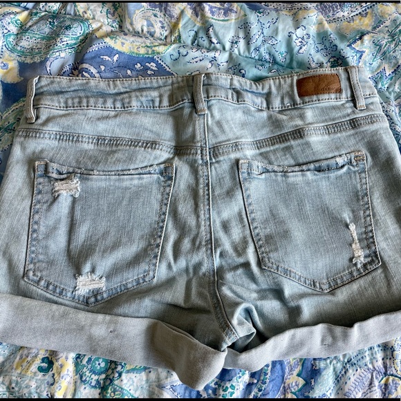 Garage Denim Shorts size 09 / 33inch waist distressed arctic blue - Picture 2 of 9